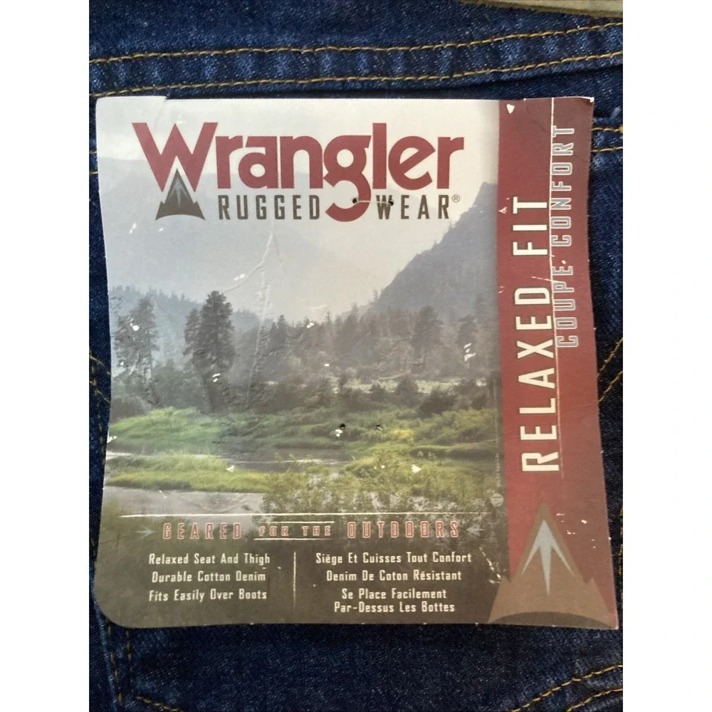 Wrangler Rugged Wear Jeans Mens 56 X 34 Blue Denim Relaxed Fit NWT